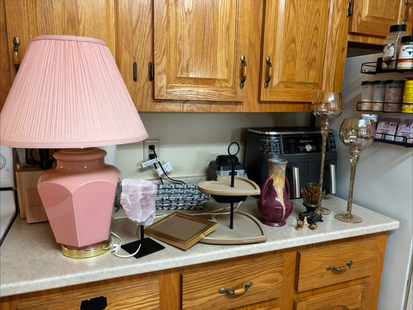 Home Decor Lot: Lamp, Vase, Quartz, Frame, etc thumbnail