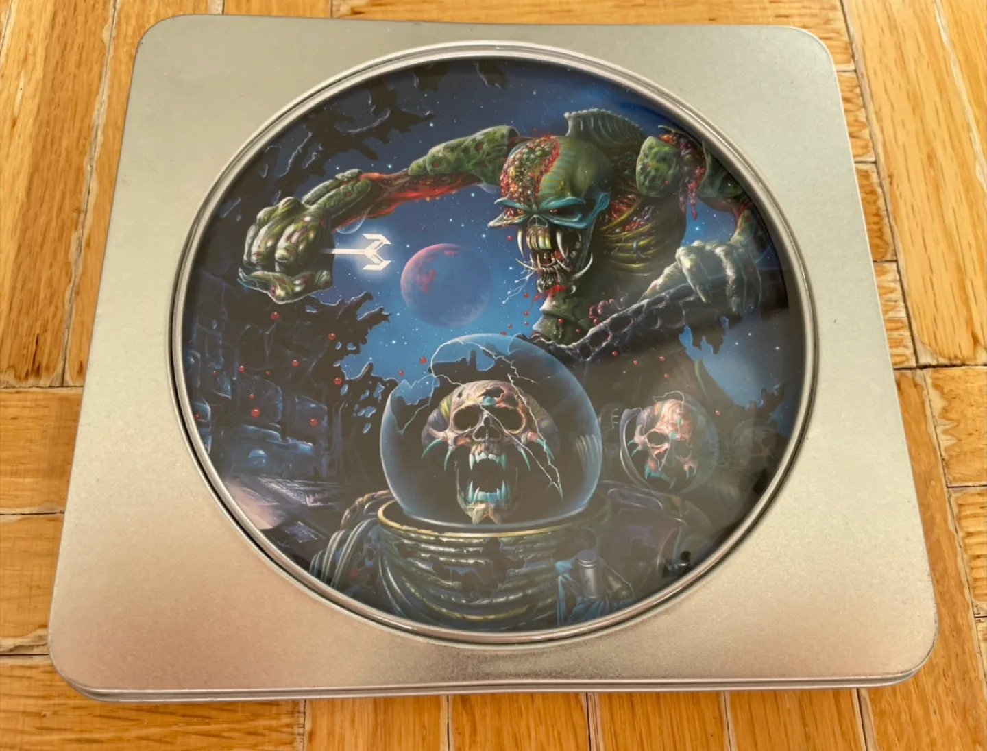 Iron Maiden - The Final Frontier Tin Cd thumbnail