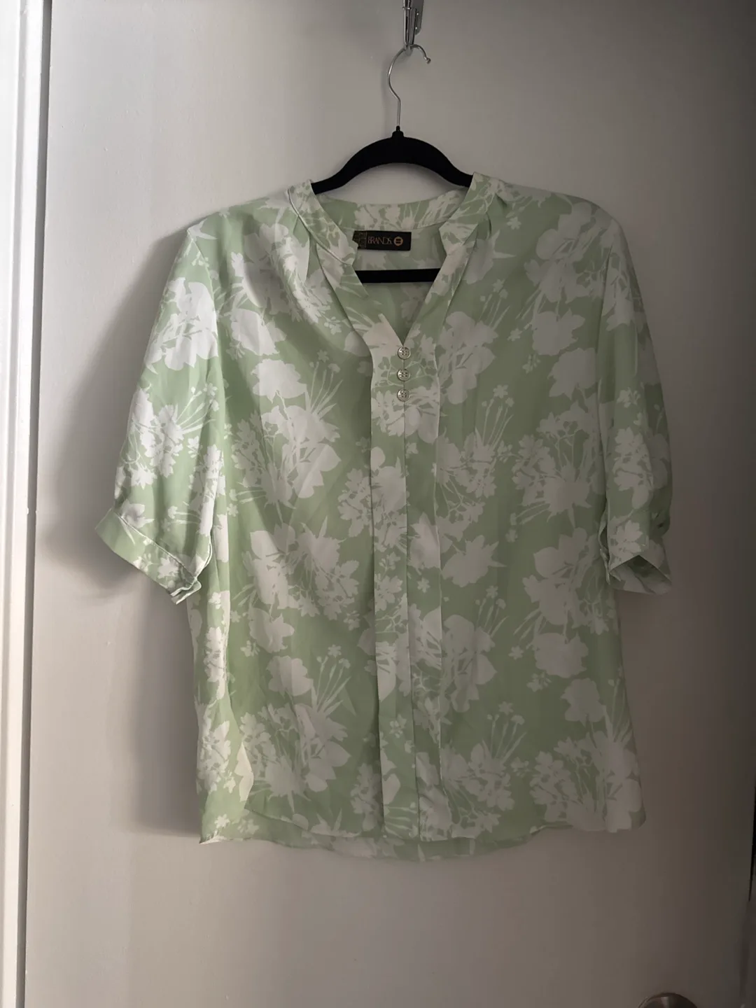 Elegant Floral Blouse – Light Green & White image indicator(2)