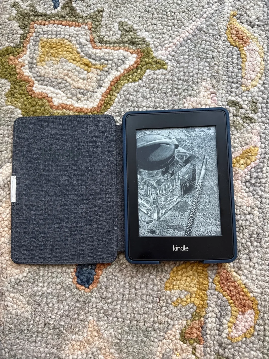 Kindle Paperwhite eReader with Cover (6th Gen- 4Gb-wifi) thumbnail