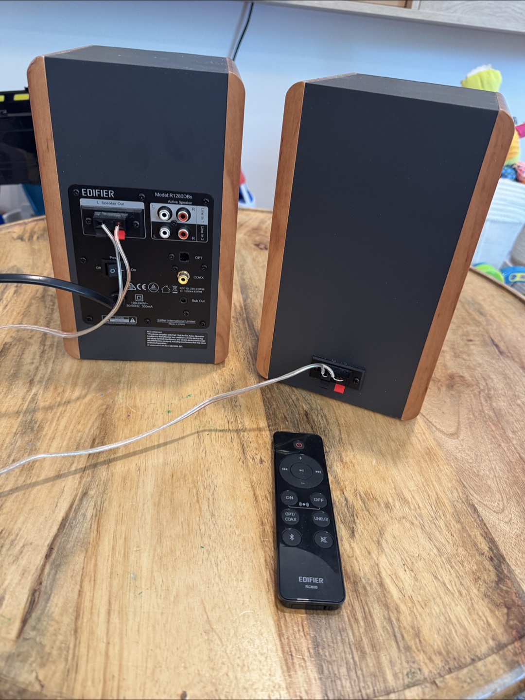 Edifier R1280DBs Speakers - Excellent Condition