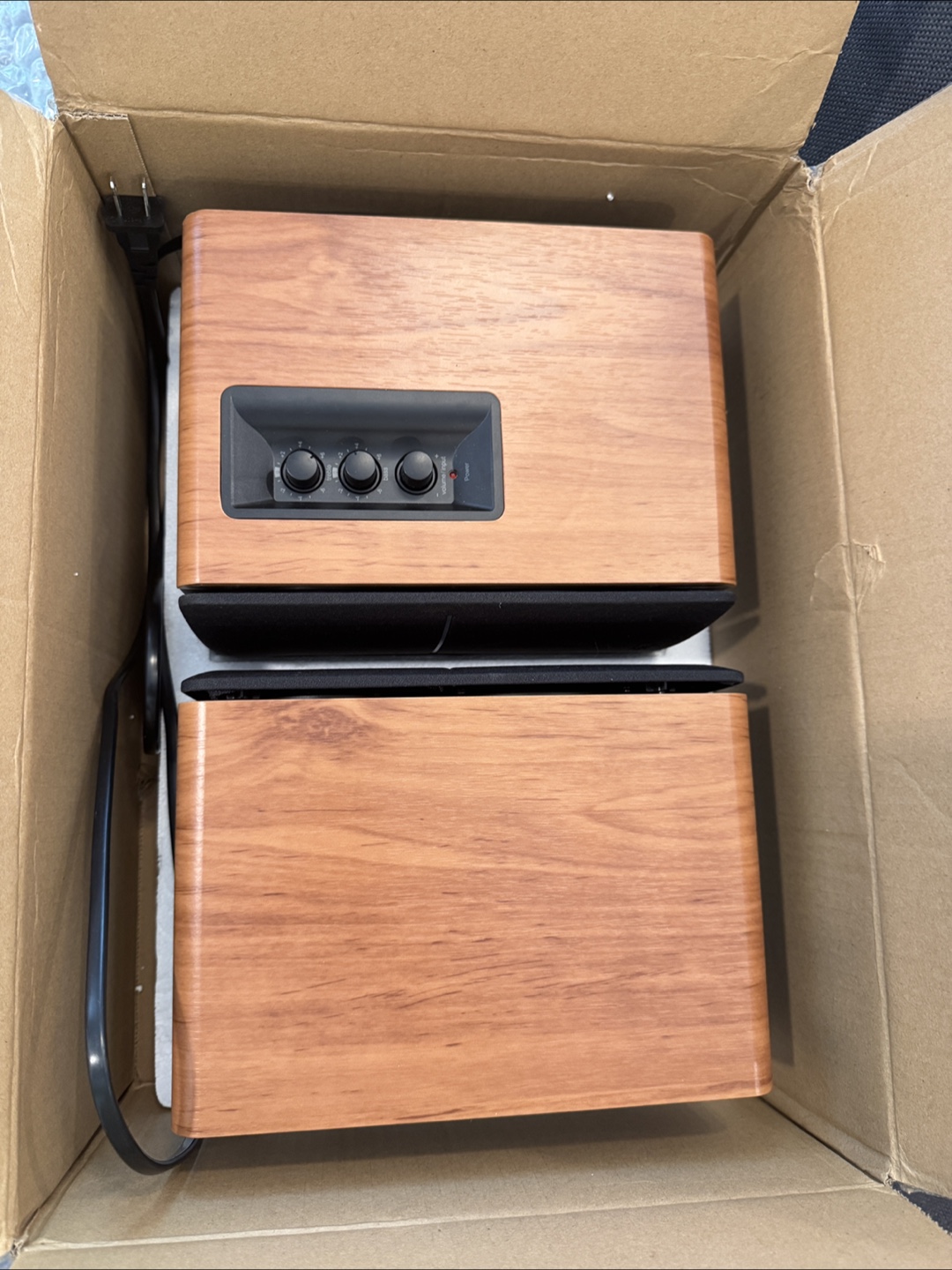 Edifier R1280DBs Speakers - Excellent Condition - photo 2
