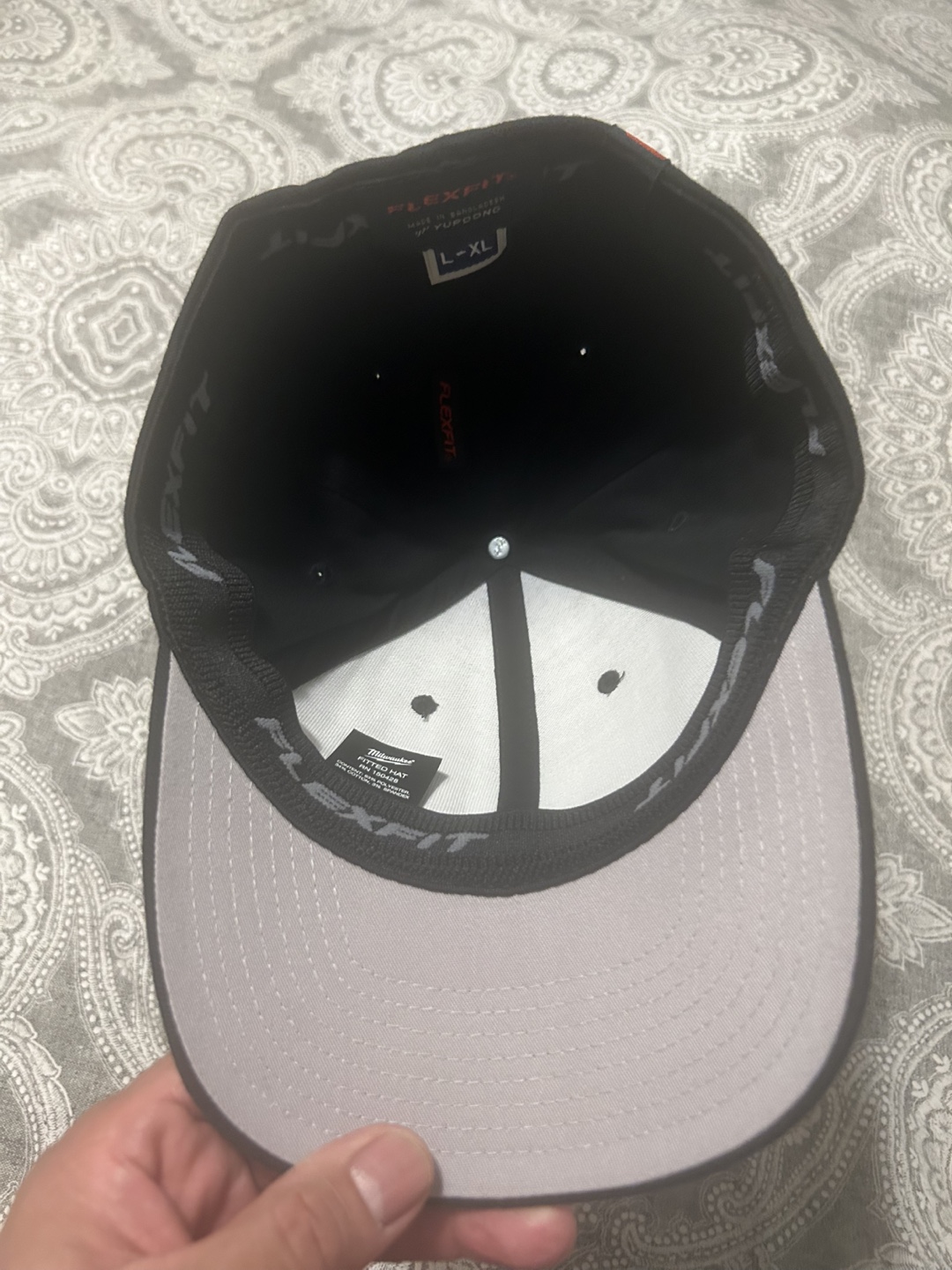 Milwaukee Flexfit L-XL Black Cap - photo 2