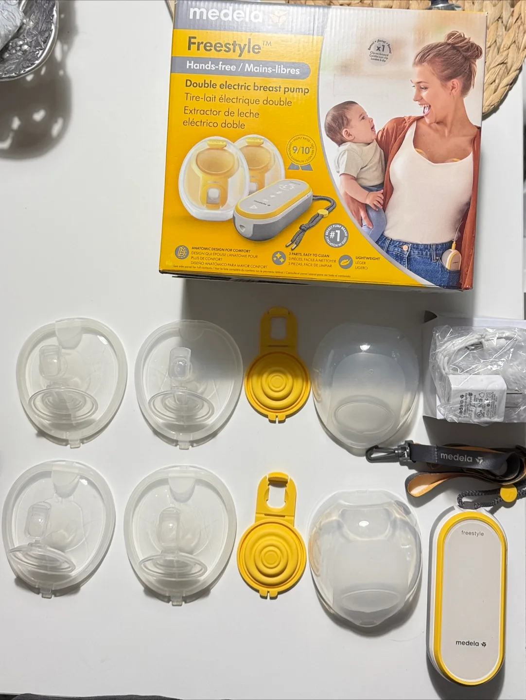 Medela Freestyle Hands-free Double Electric Breast Pump thumbnail