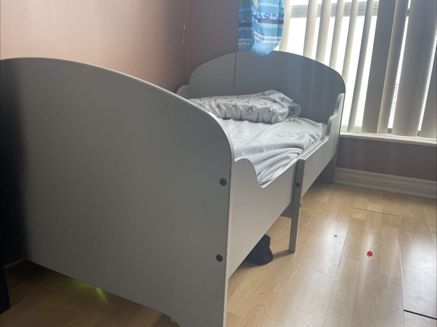 Ikea Sundvik kids  Bed - Great Condition! - photo 2