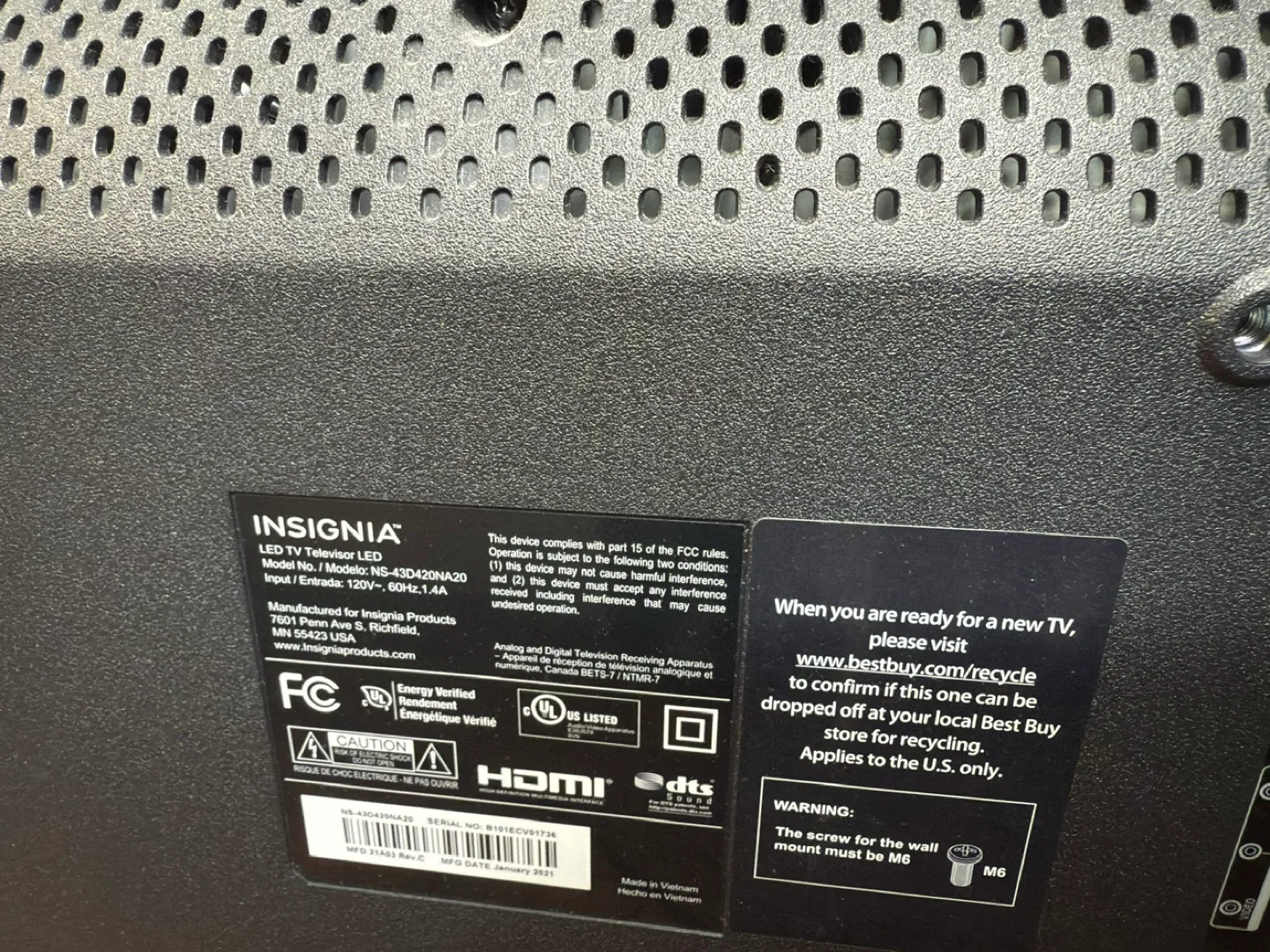 Insignia 43" LED TV Model NS-43D420NA20 thumbnail