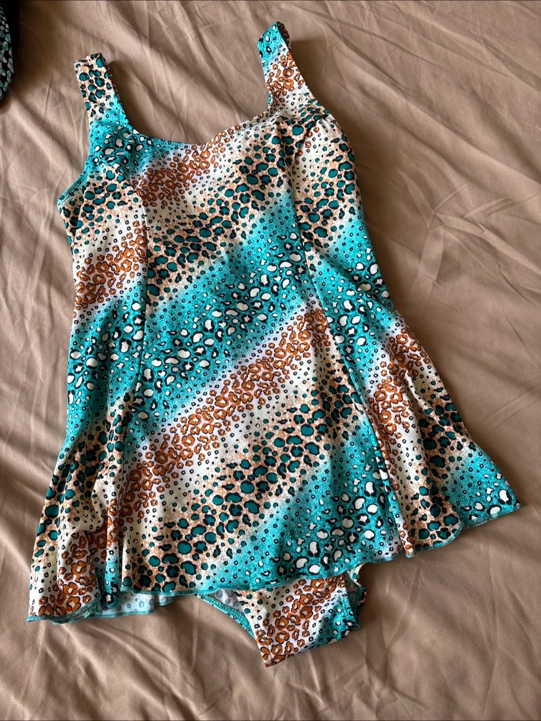 🇨🇦Swimsuit - Size L thumbnail