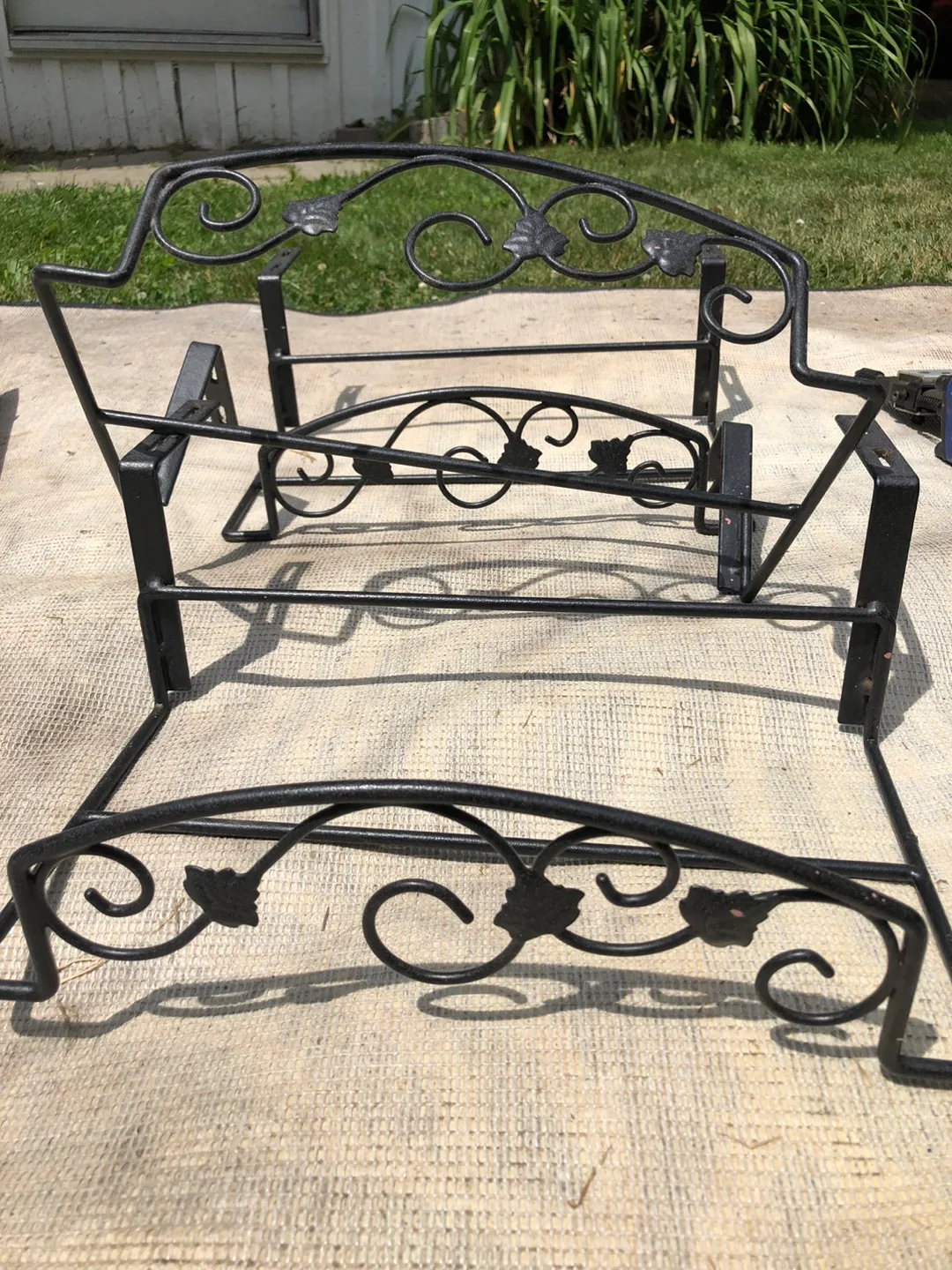 Black Metal Plant Stand thumbnail