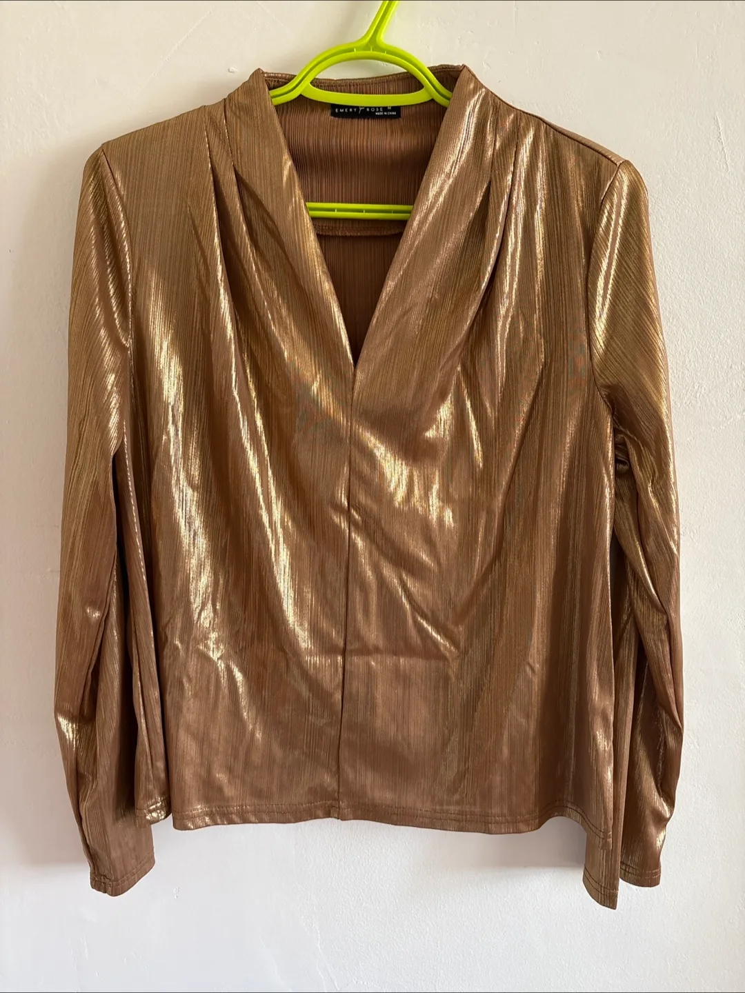 🇨🇦Emery Rose Gold Blouse - Size M thumbnail