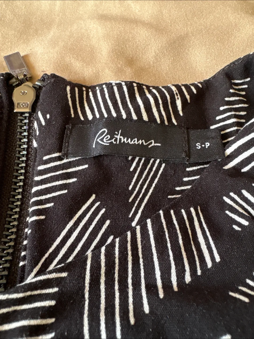 🇨🇦Reitmans Black & White Print Dress - Size S image indicator(2)