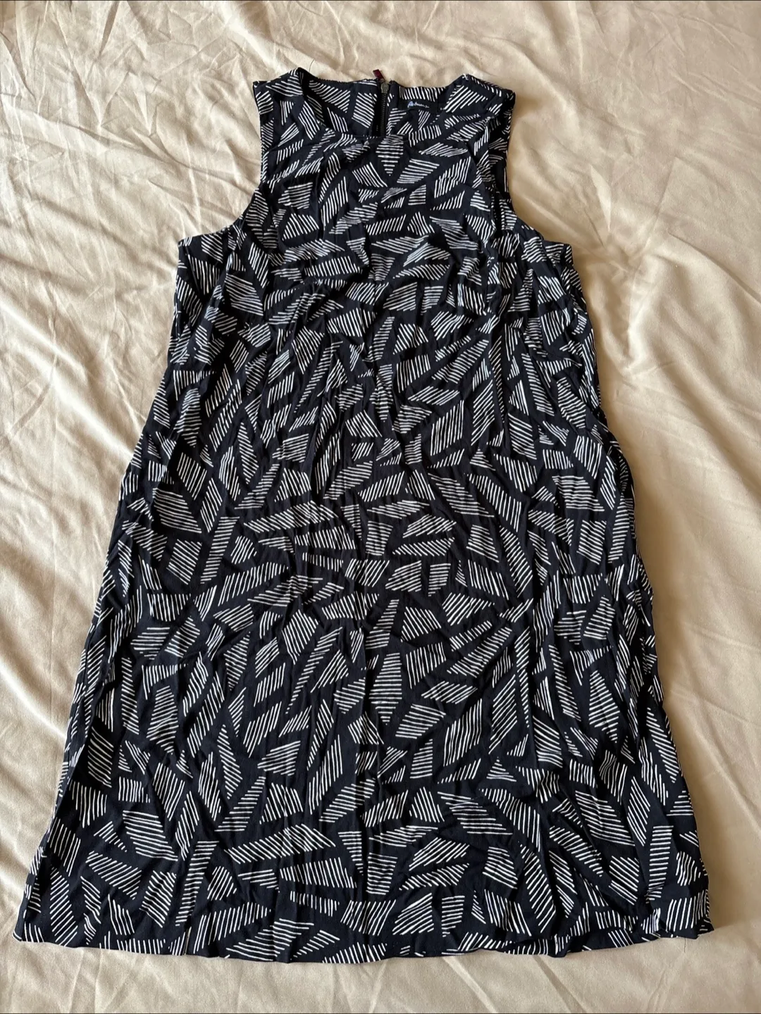 🇨🇦Reitmans Black & White Print Dress - Size S thumbnail