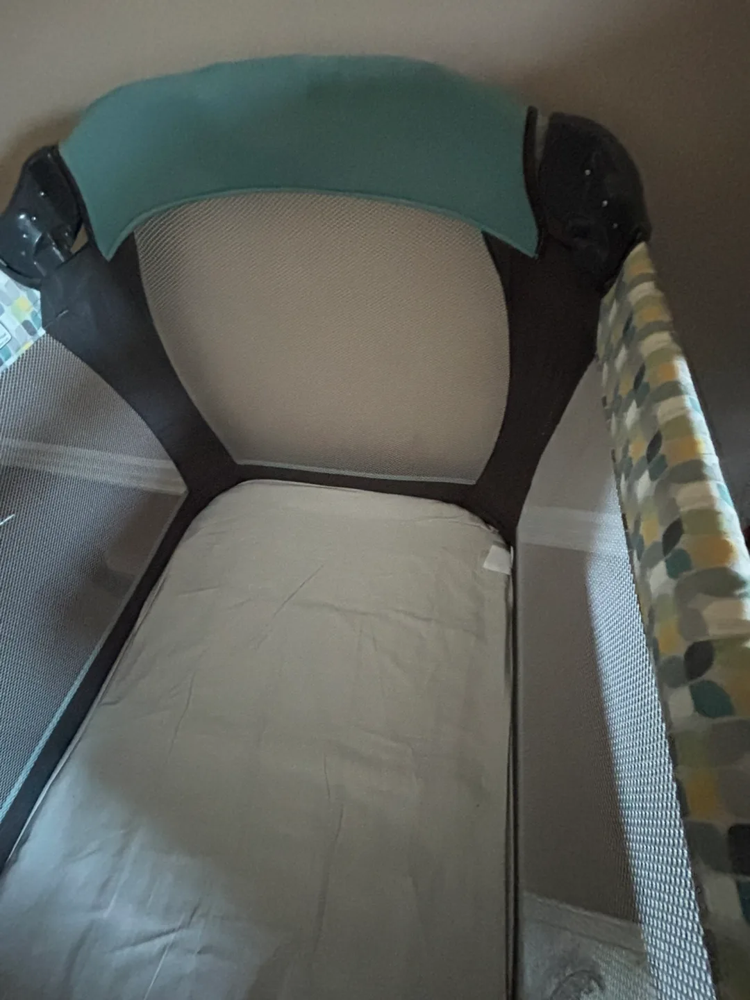 Graco Pack 'n Play Portable Playard image indicator(2)