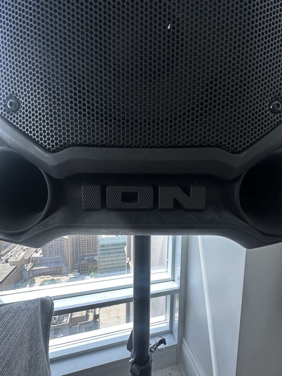 ION IPA88 Tailgater Portable Speaker - photo 2