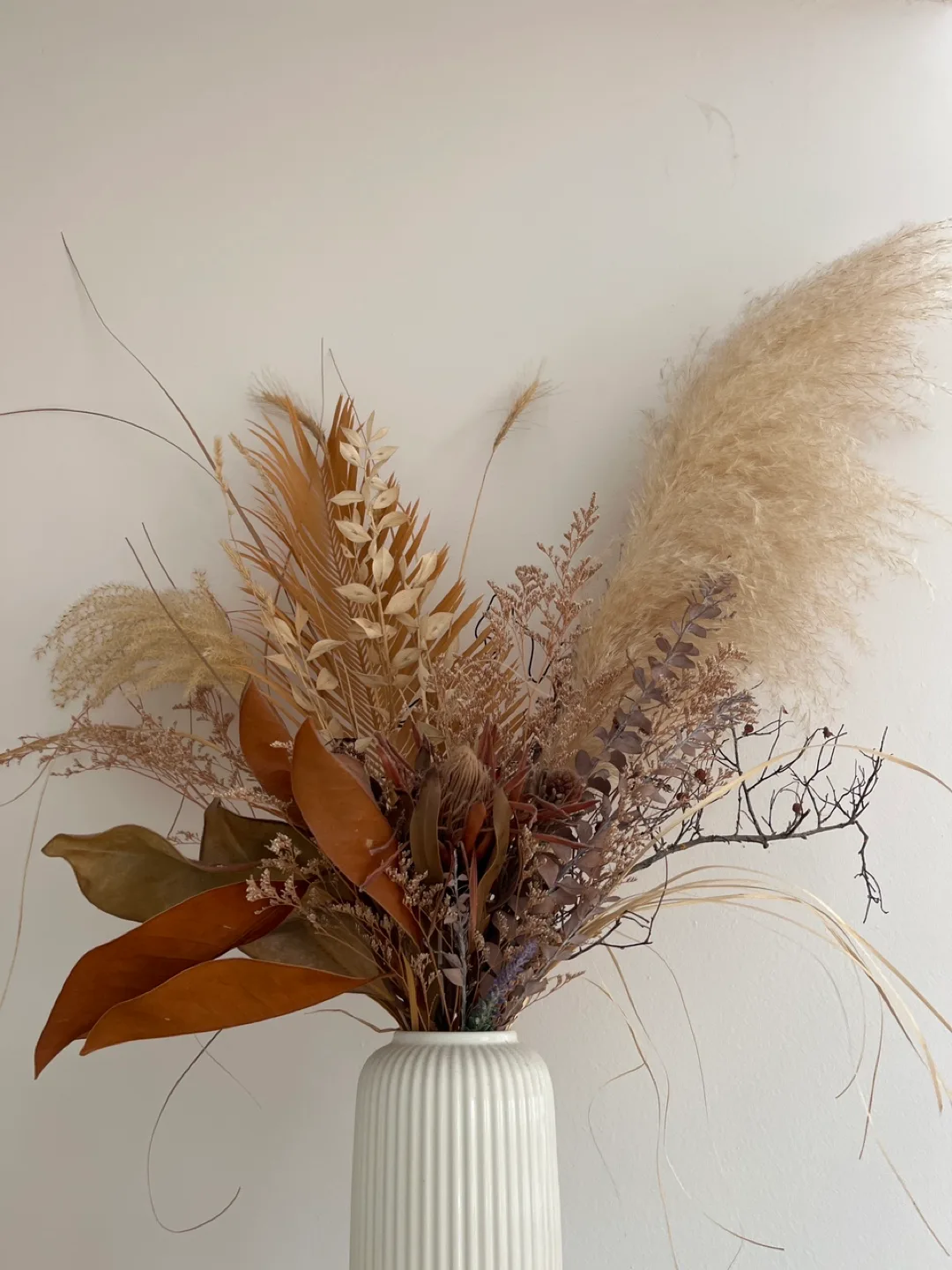 Dried Flower Arrangement Decoration thumbnail