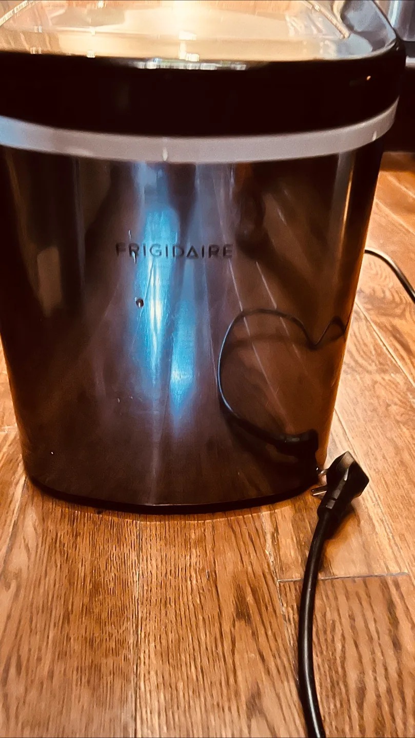 Frigidaire EFIC117-SSBLACK_SC Ice Maker 🇨🇦 thumbnail