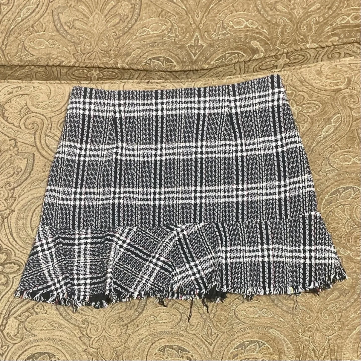 Zara Tweed Mini Skirt with Front Zipper image indicator(4)