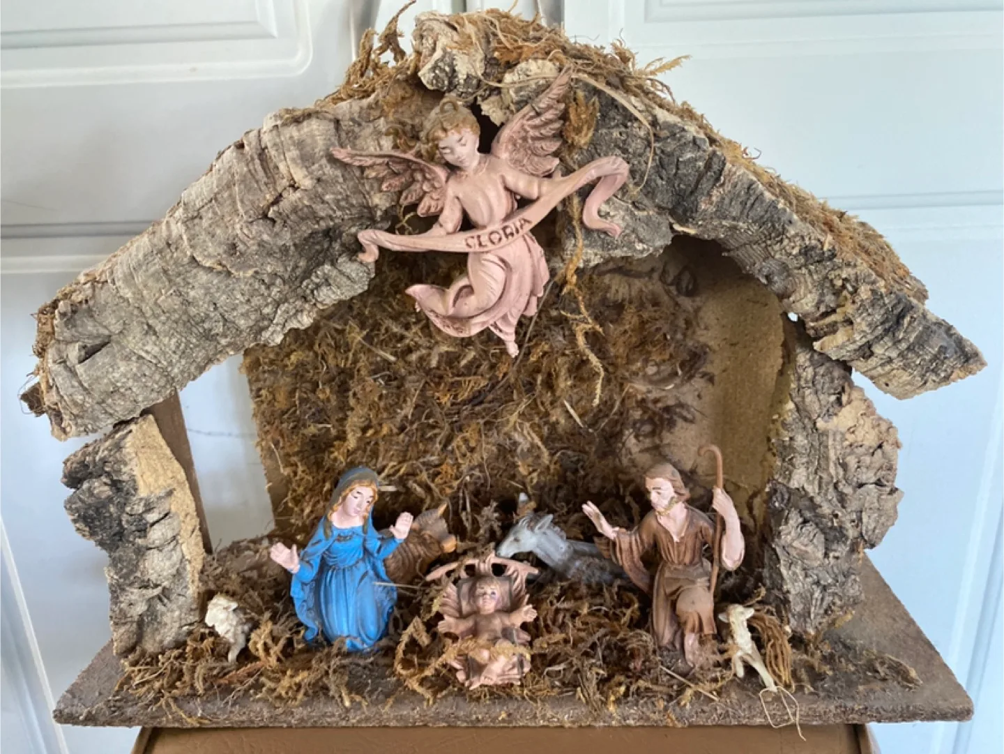 Nativity Scene with Angel 🇨🇦 thumbnail