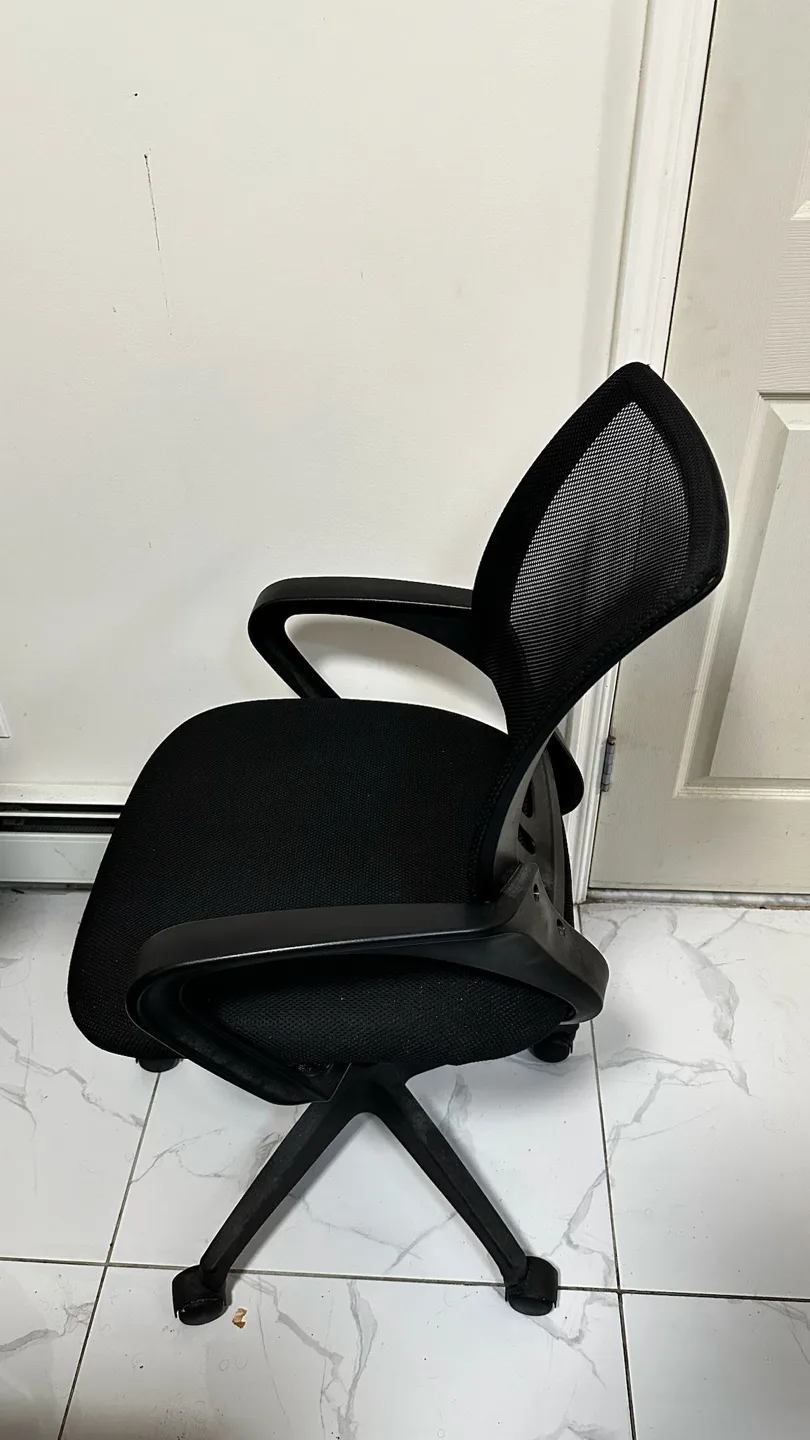 Black Mesh  Ergonomic Office Chair thumbnail
