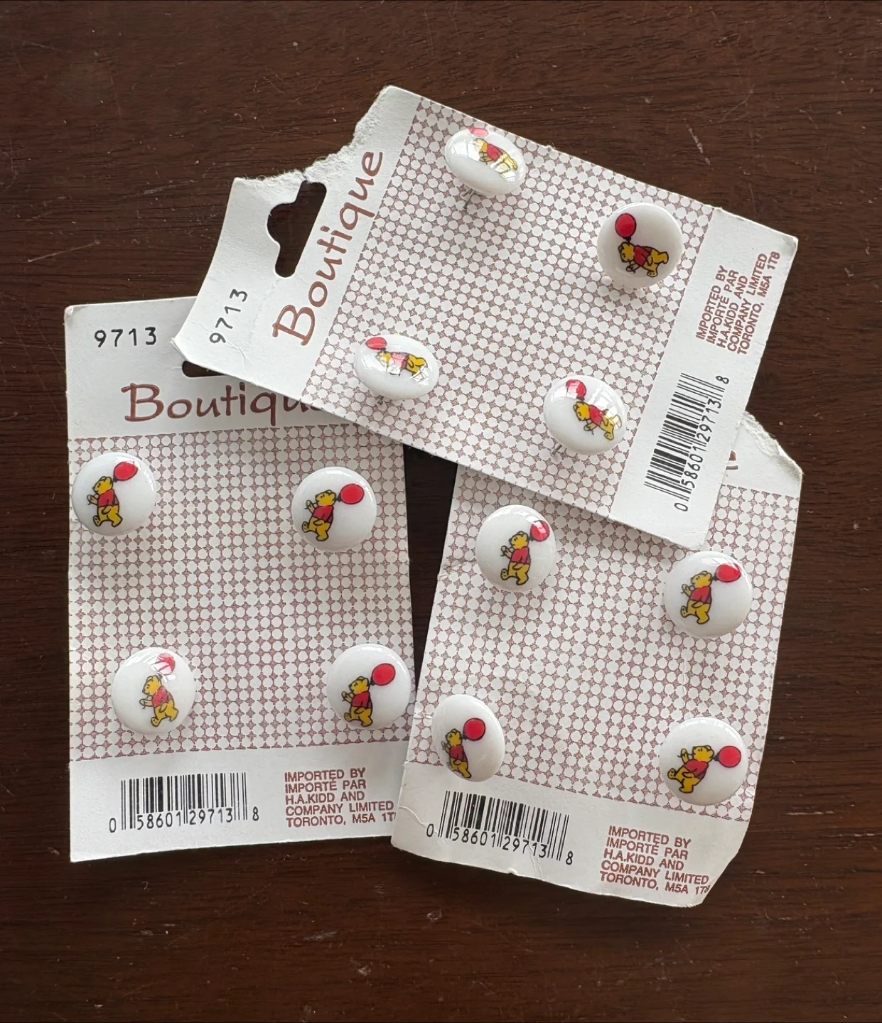12 Gütermann Winnie the Pooh Buttons thumbnail