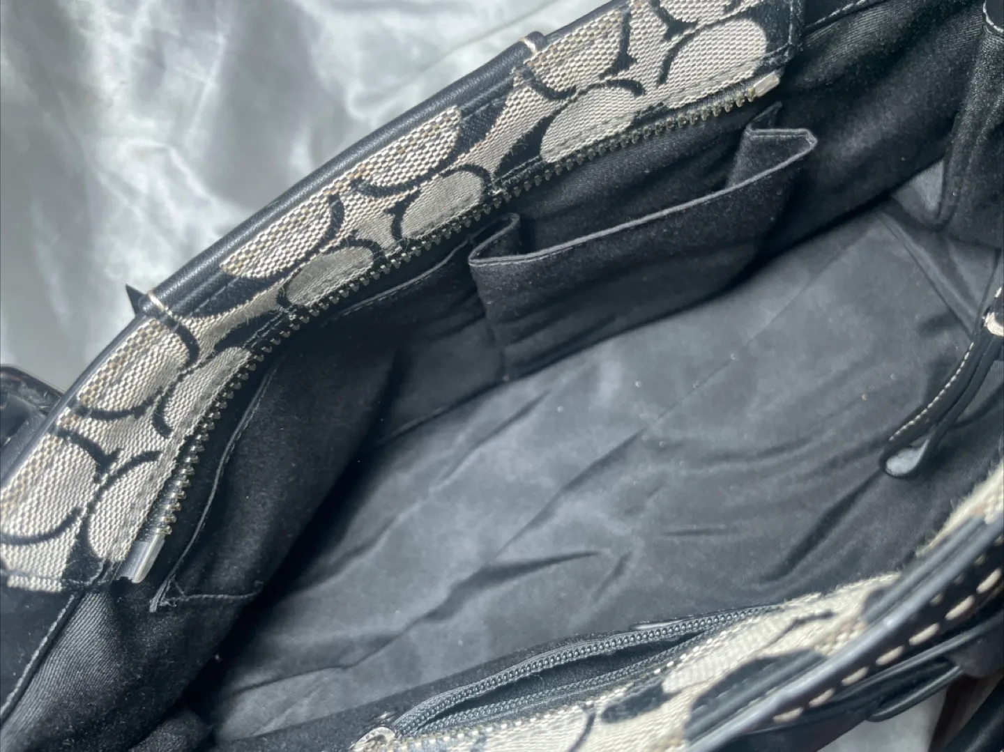 Coach Black & Grey Signature Print Tote Bag image indicator(3)