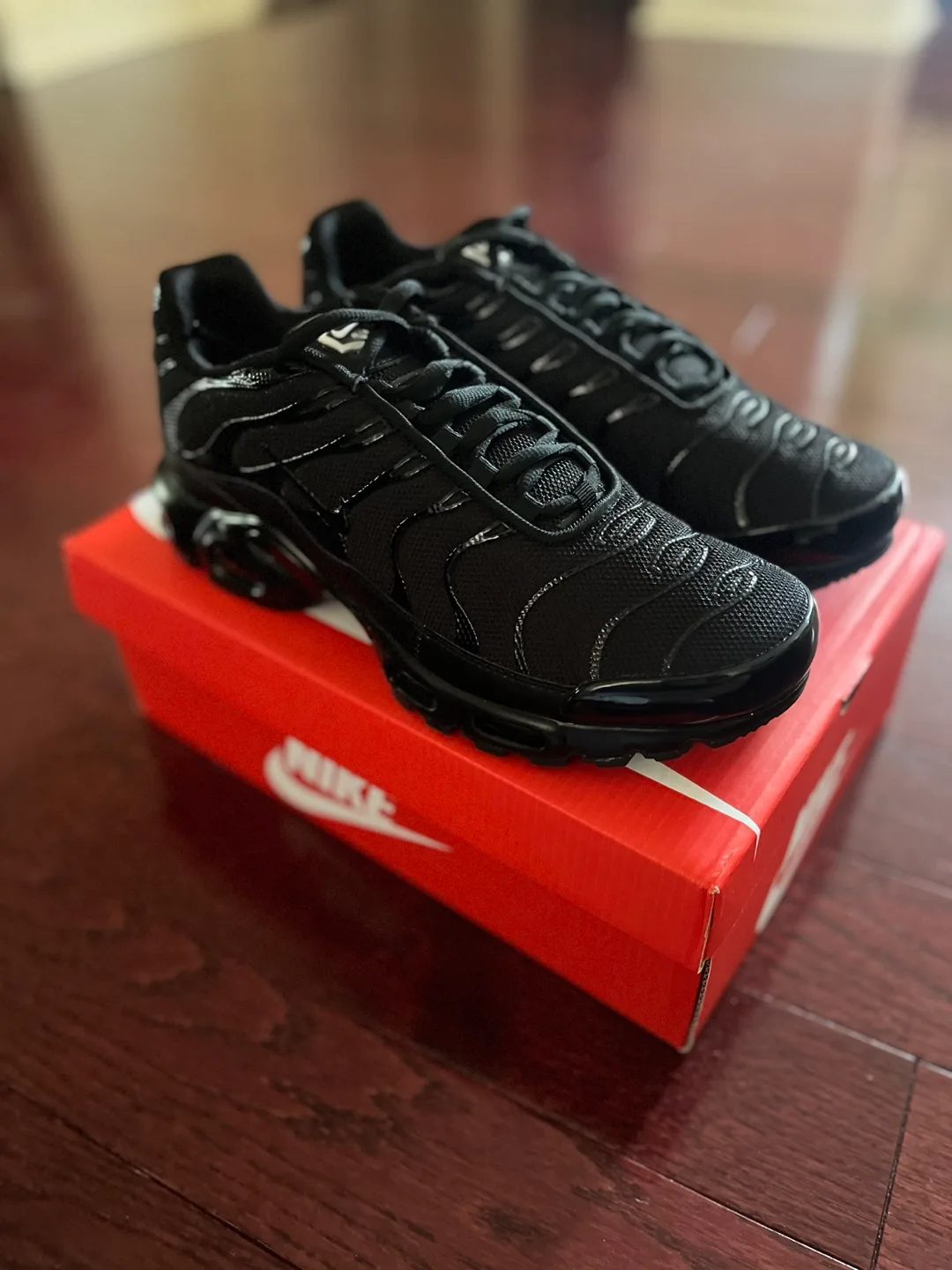 Brand new Nike airmax plus tn (9.5) thumbnail