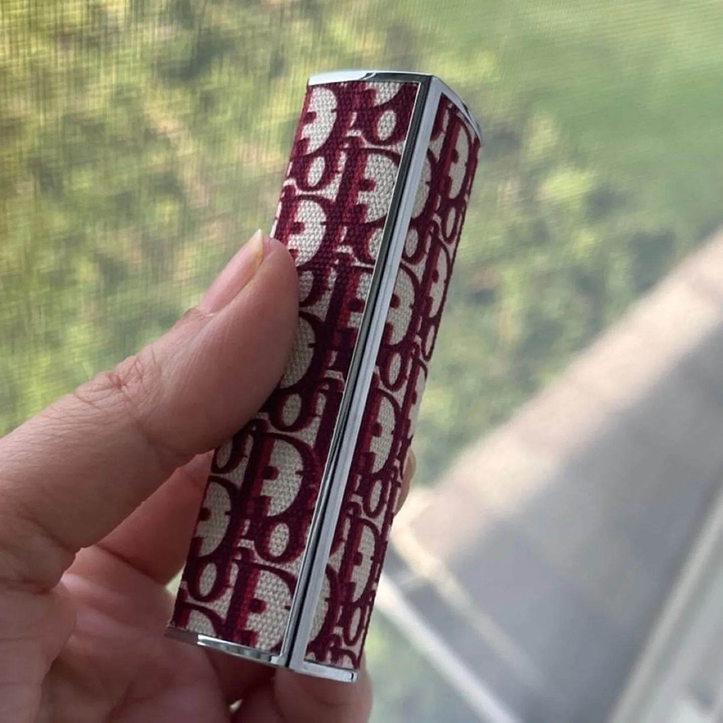 Dior Addict Burgundy Oblique Lipstick Case image indicator(4)