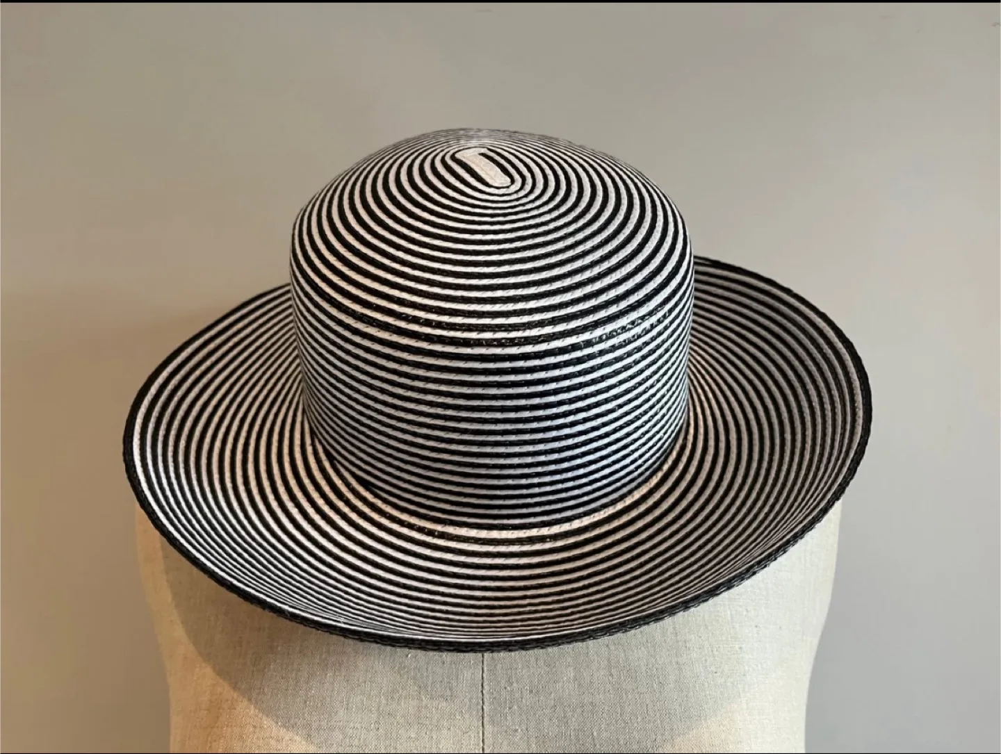 Vintage Liz Claiborne Black and White Striped Hat thumbnail