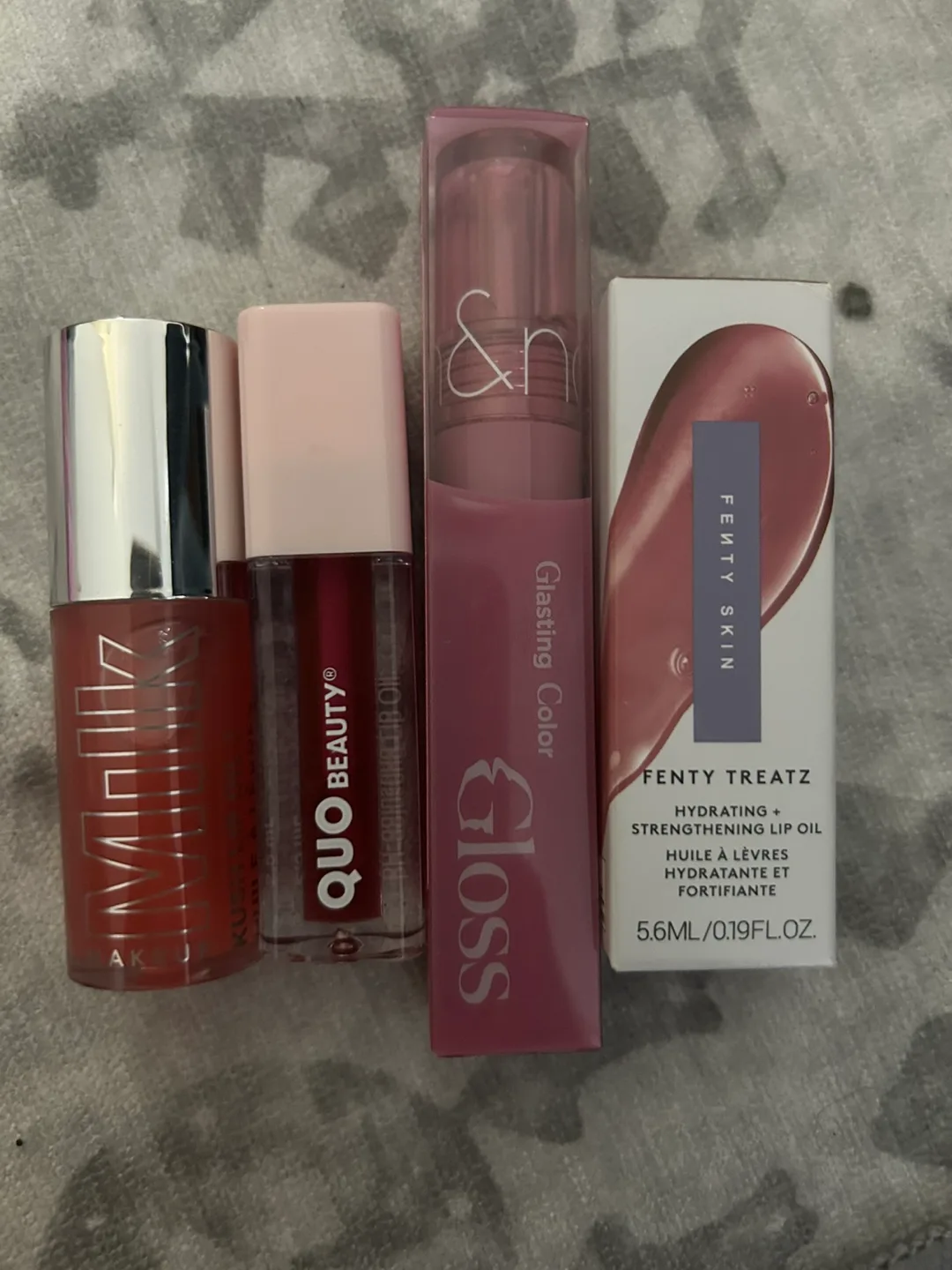 Lip Oil / Lip Gloss thumbnail