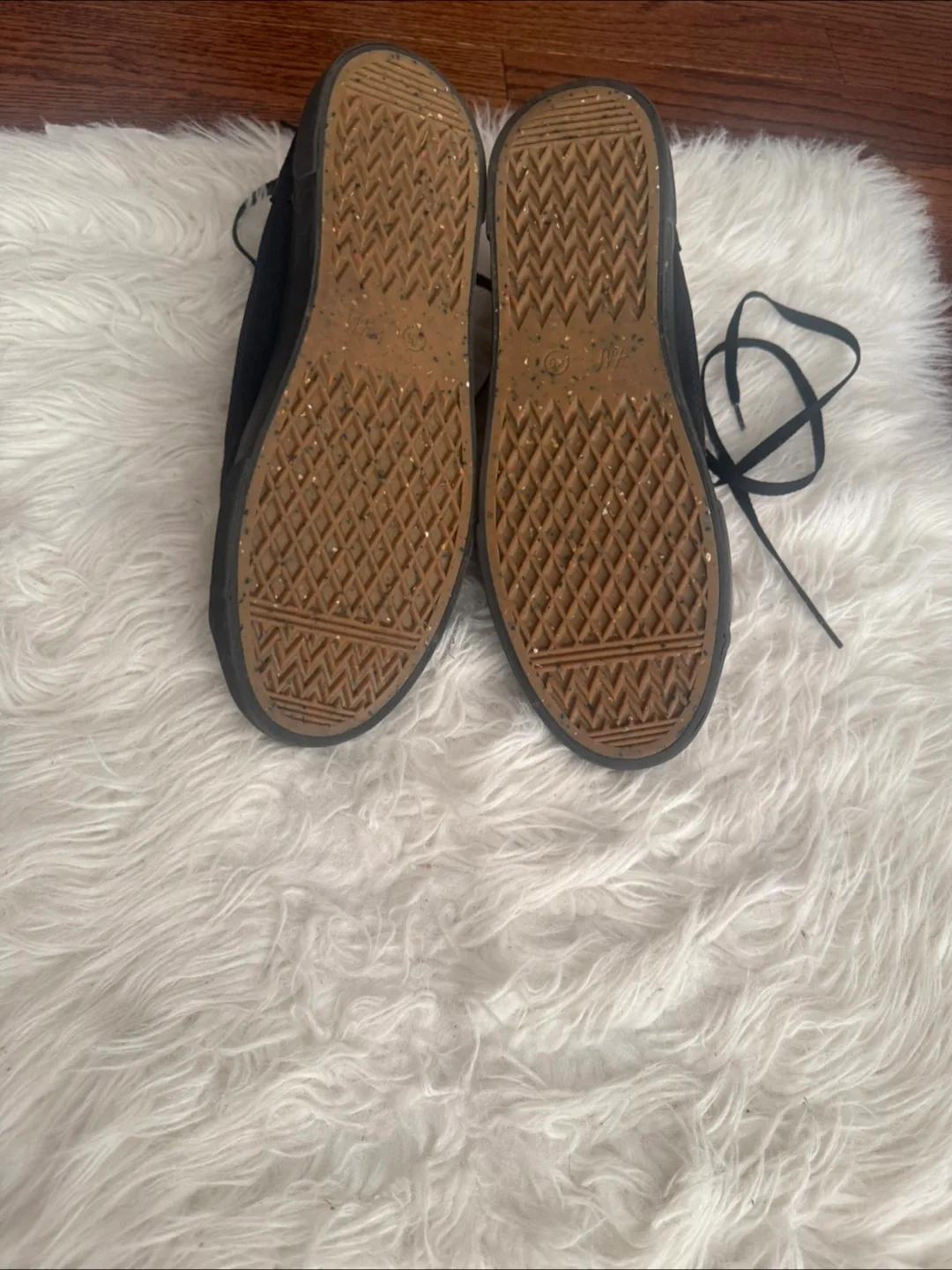 H&M Black High-Top Sneakers 🇨🇦 image indicator(4)