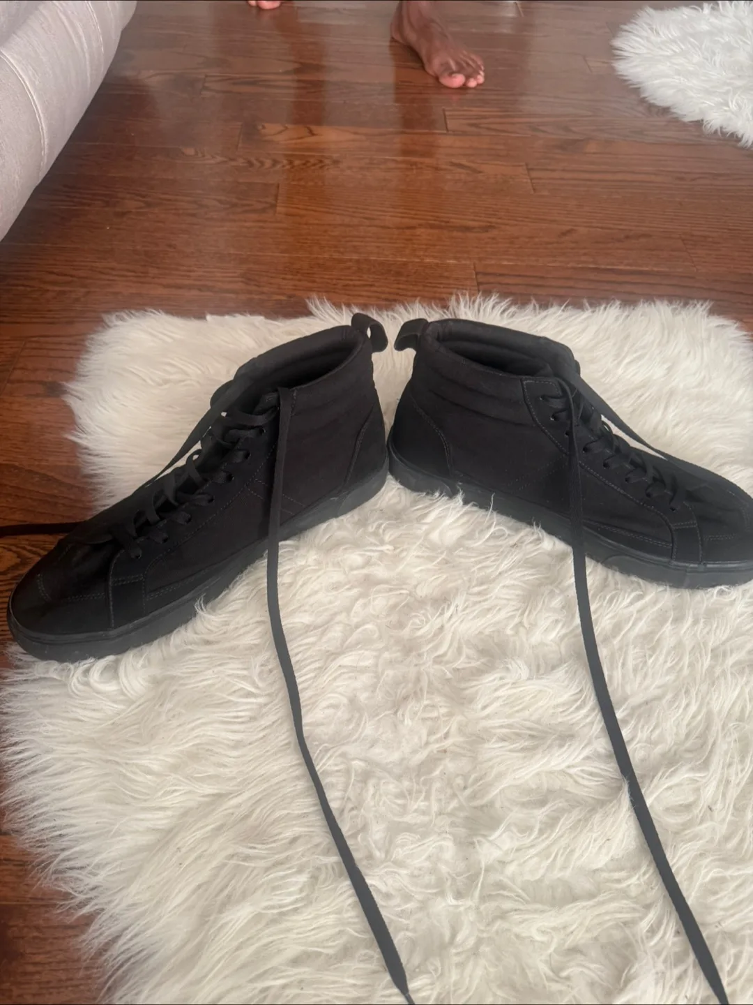 H&M Black High-Top Sneakers 🇨🇦 image indicator(3)