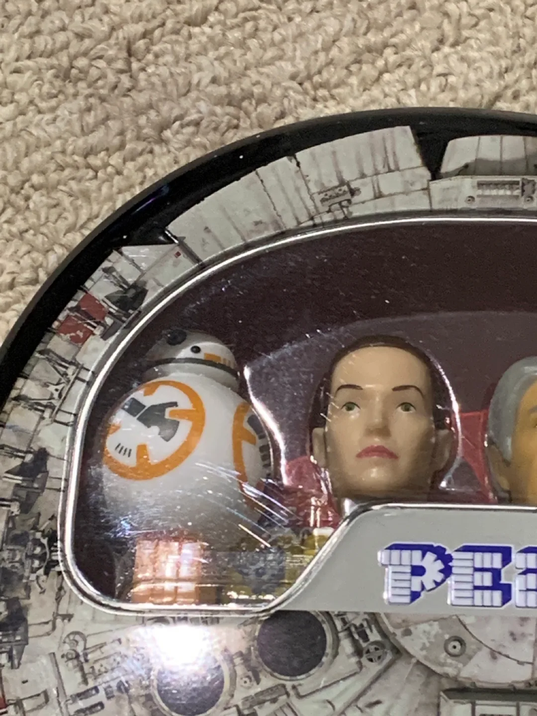 PEZ Candy Star Wars Millennium Falcon Gift Tin. image indicator(2)