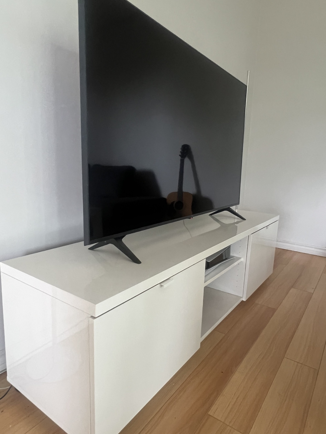 LG TV with IKEA TV stand - photo 2
