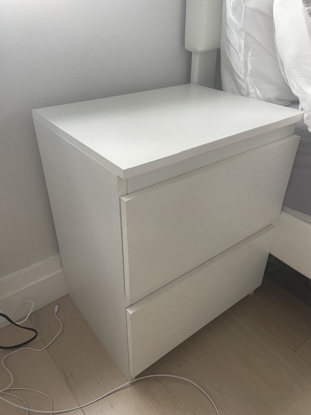 White 2-Drawer Nightstand