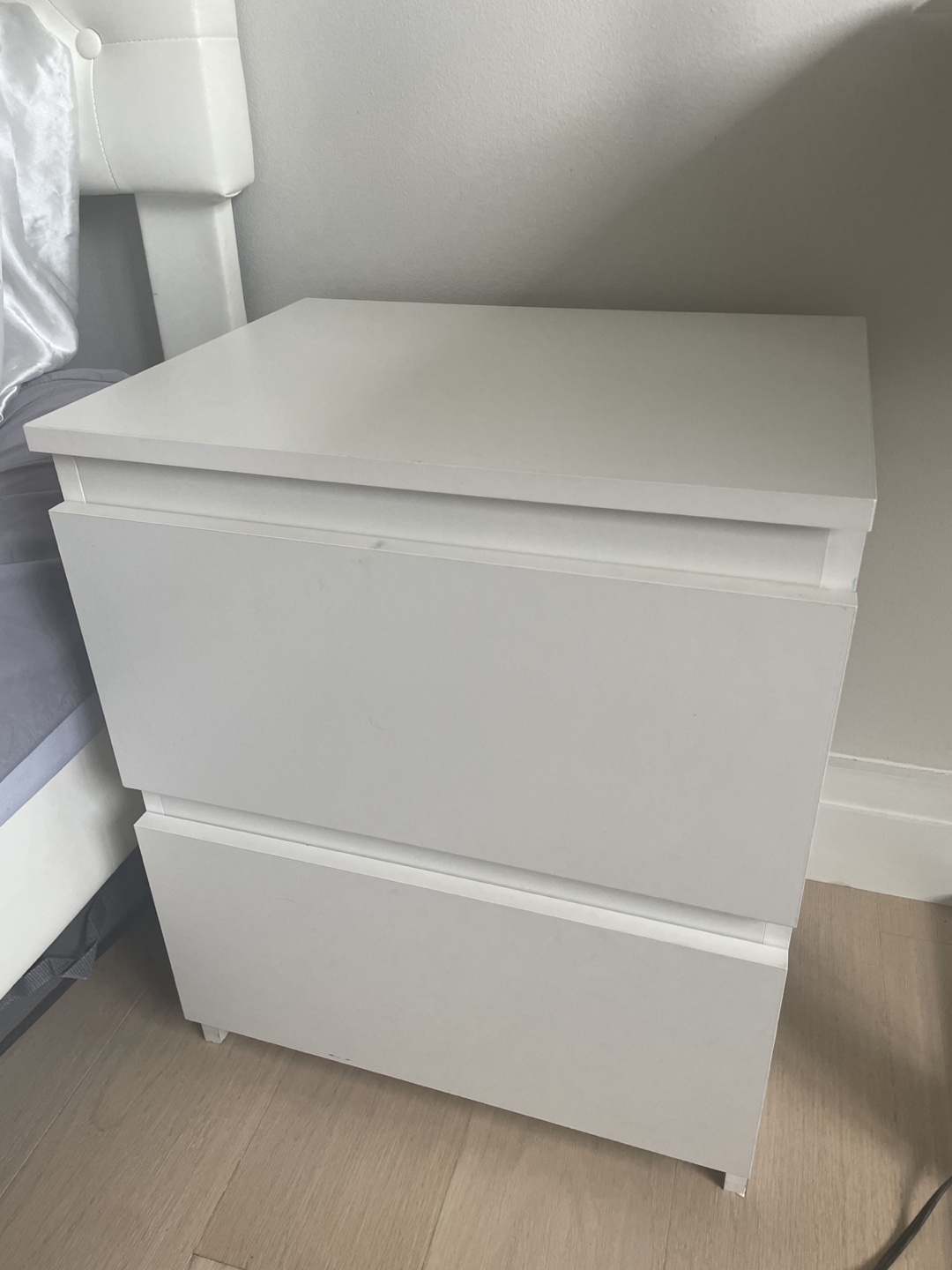 White 2-Drawer Nightstand - photo 2