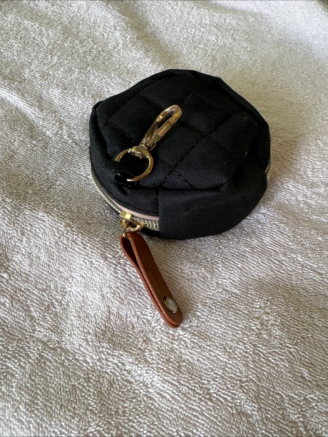 Black Quilted Coin Purse 🇨🇦 thumbnail