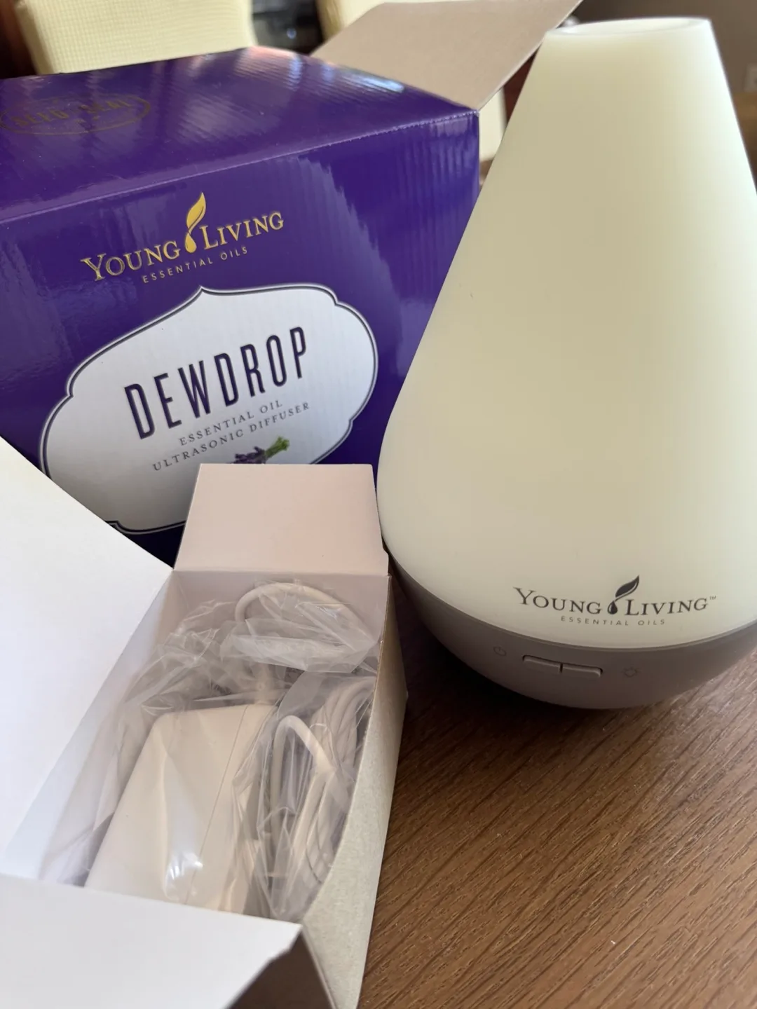 Young Living Dewdrop Ultrasonic Diffuser- Brand New in Box! image indicator(2)