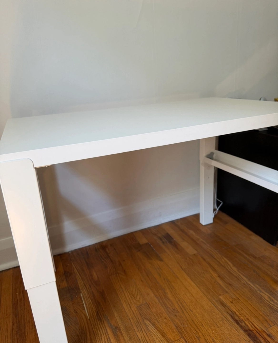White IKEA Desk - photo 5