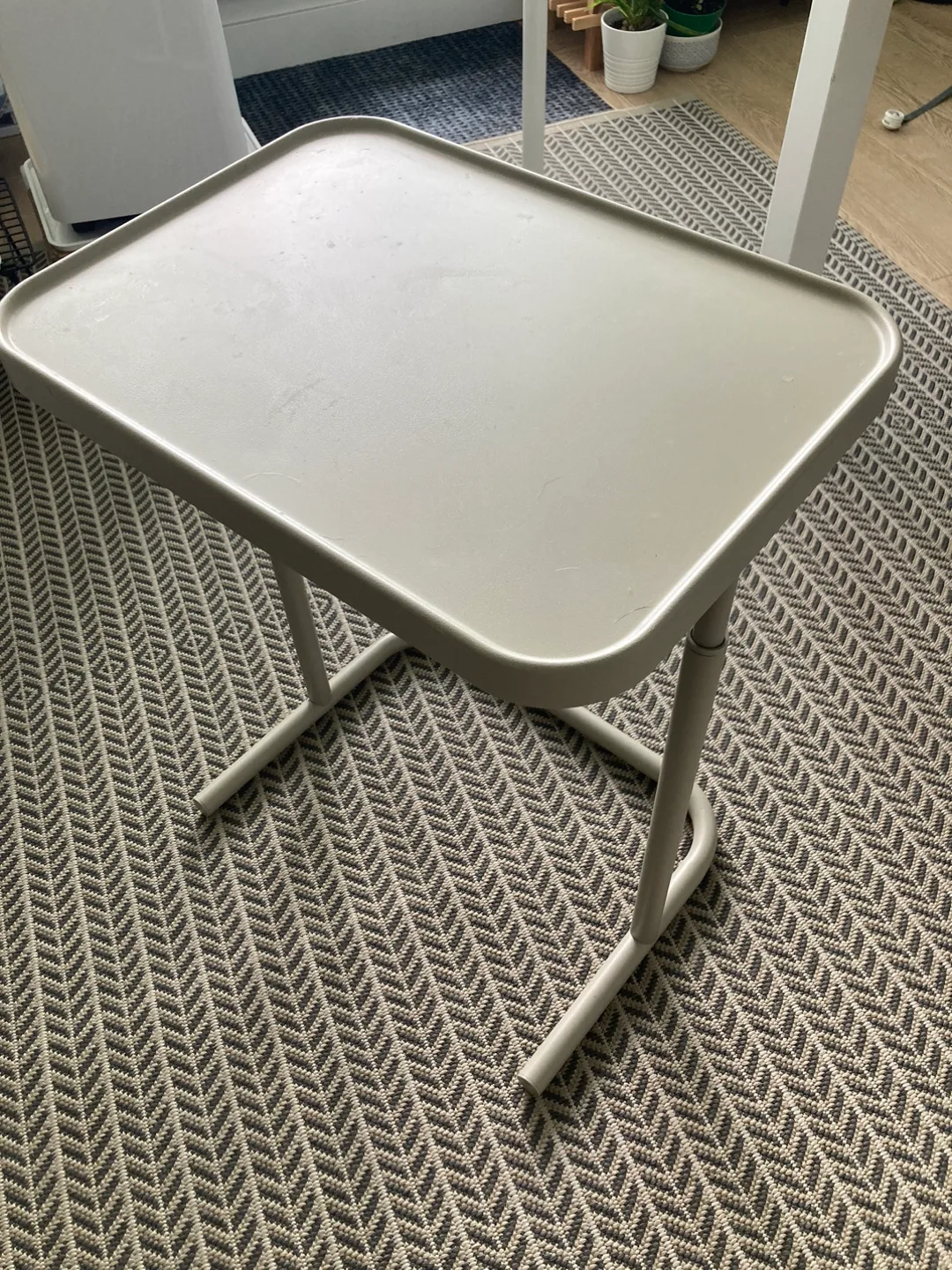 IKEA Bedside table/adjustable Laptop stand image indicator(2)