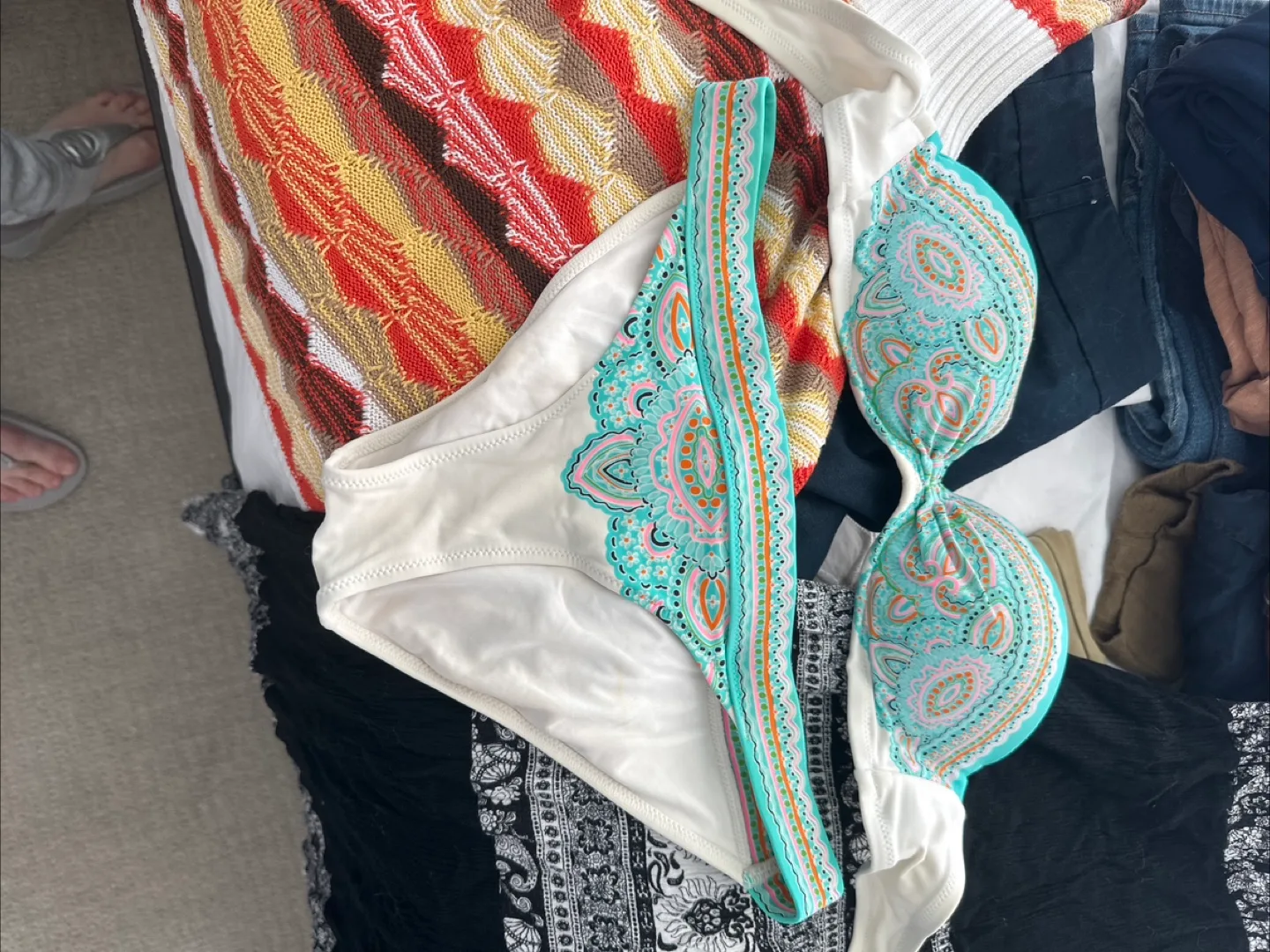 Free summer/ winter women cloth image indicator(7)