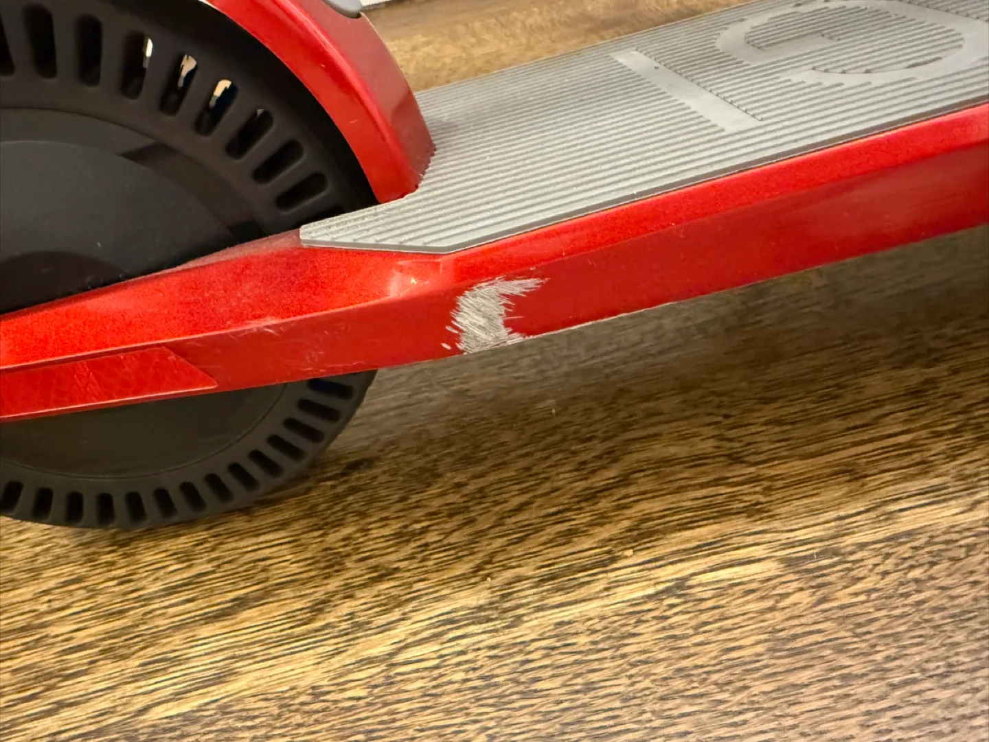 UNAGI Model One E500 Electric Scooter - Red image indicator(5)