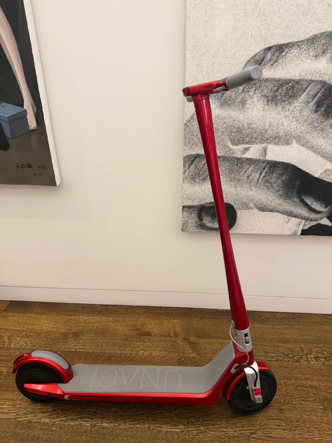 UNAGI Model One E500 Electric Scooter - Red image indicator(3)