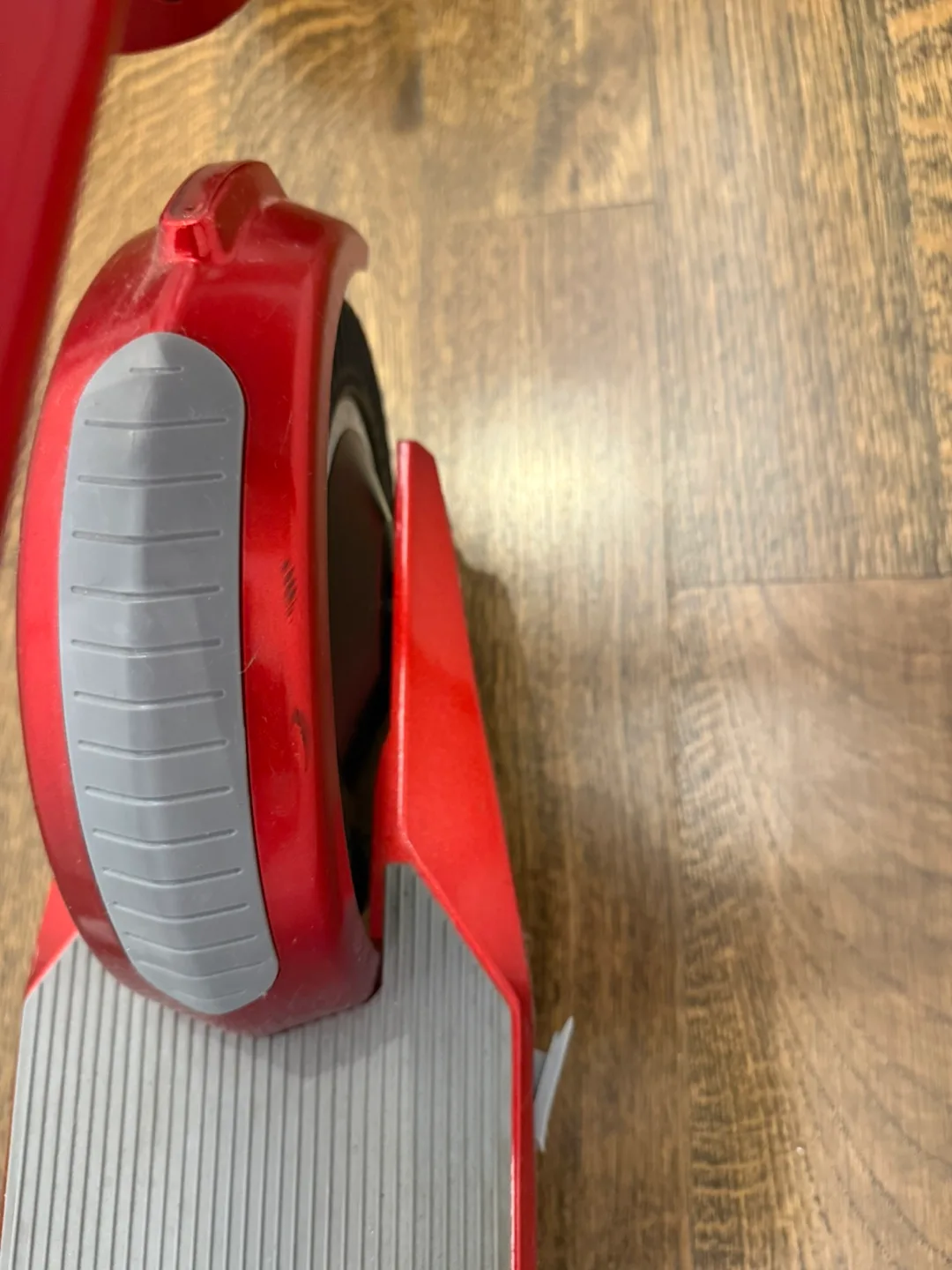 UNAGI Model One E500 Electric Scooter - Red image indicator(10)