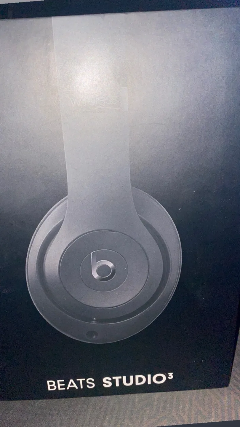 Beats Studio3 Wireless Headphones - Black thumbnail