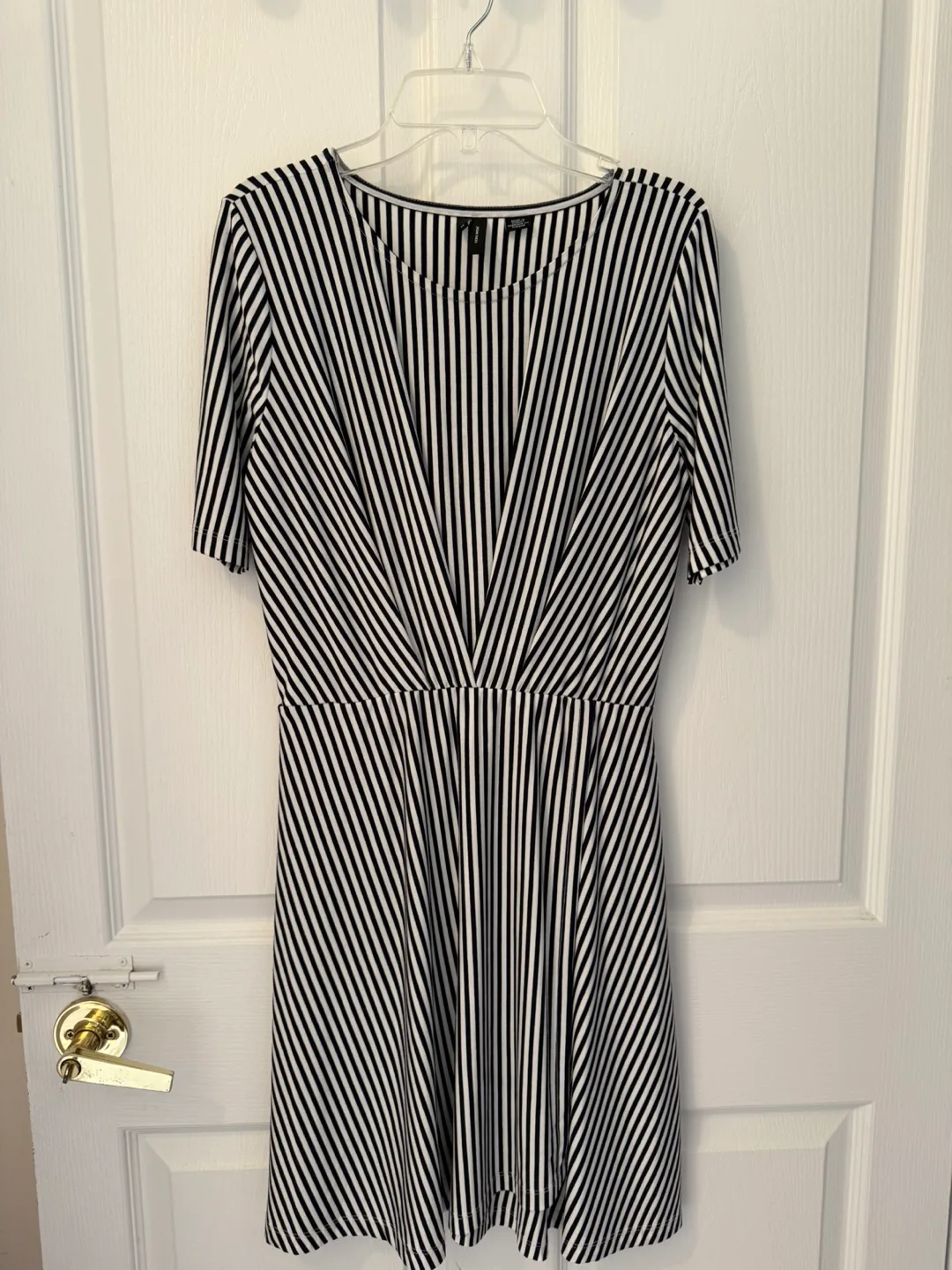 VERO MODA Striped Dress - Size XS (Excellent condition) image indicator(3)