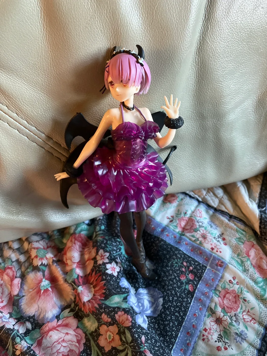 Anime Figure - Purple Dress thumbnail