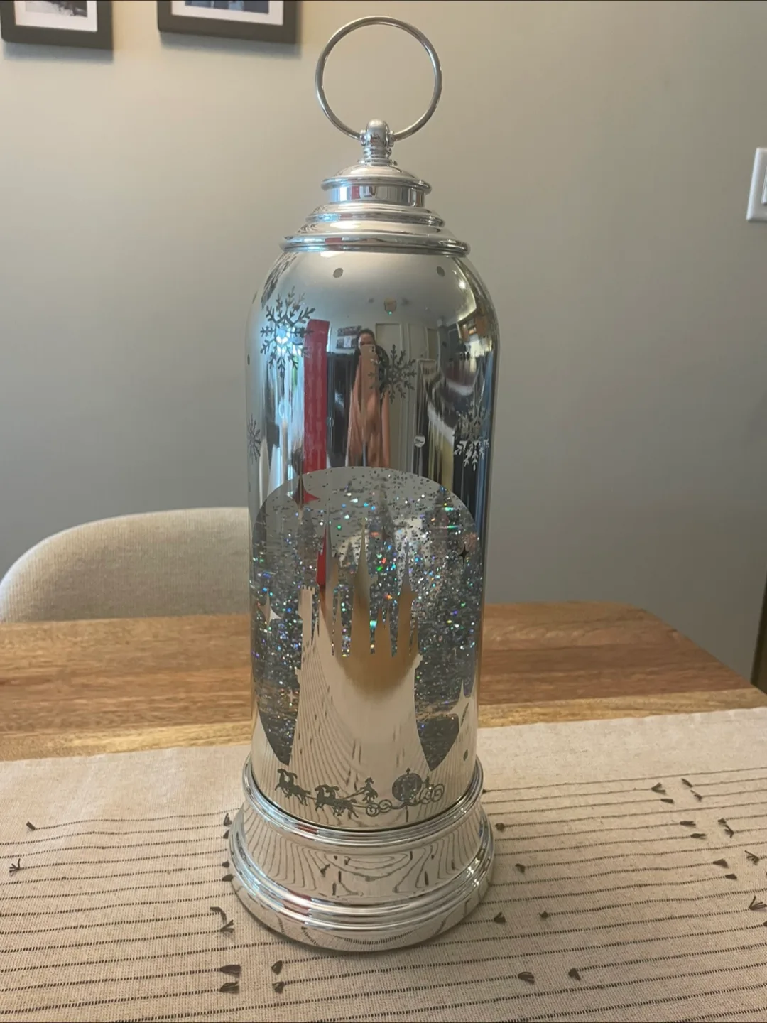 🇨🇦 Disney Holiday Laser Engraved Lantern with LED light image indicator(4)