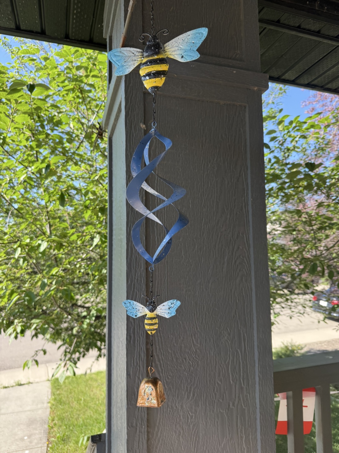 1 Solar powered garden lights + wind chime + bird feeder - photo 4