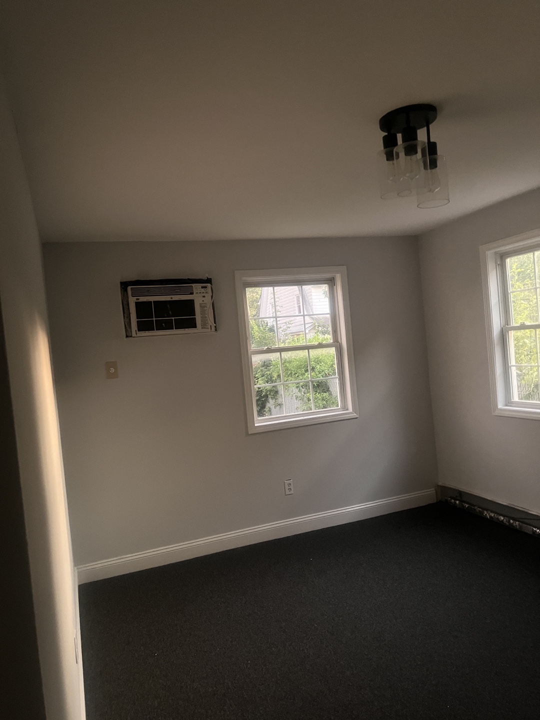 Room for rent in rosedale