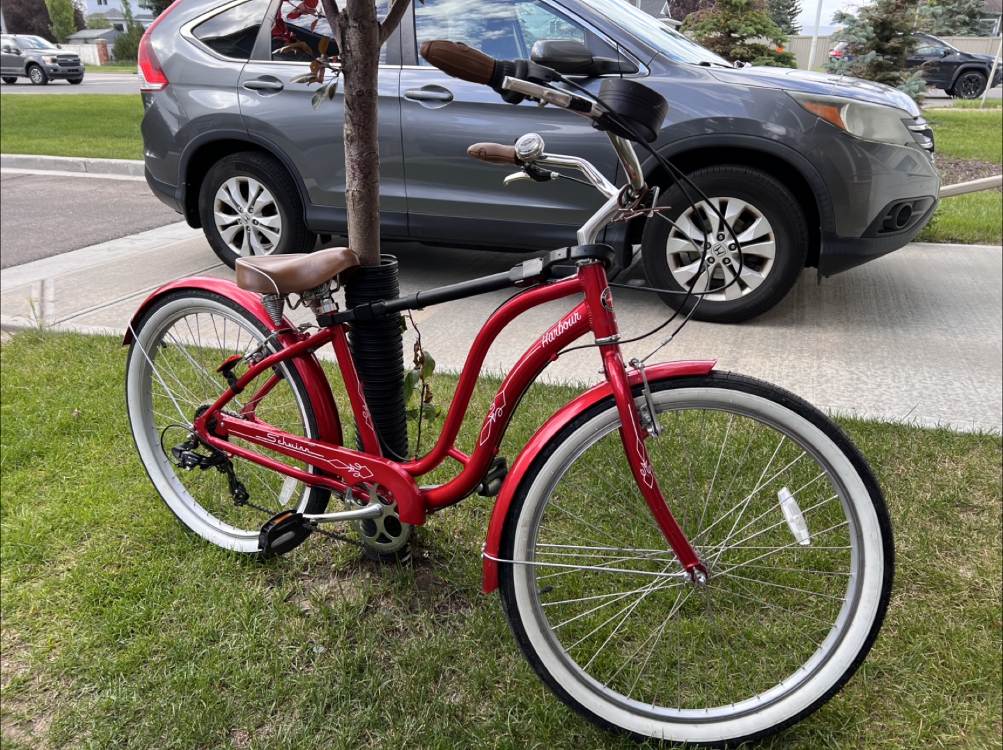 Schwinn Harbour Women's Cruiser Bike - Red - photo 2