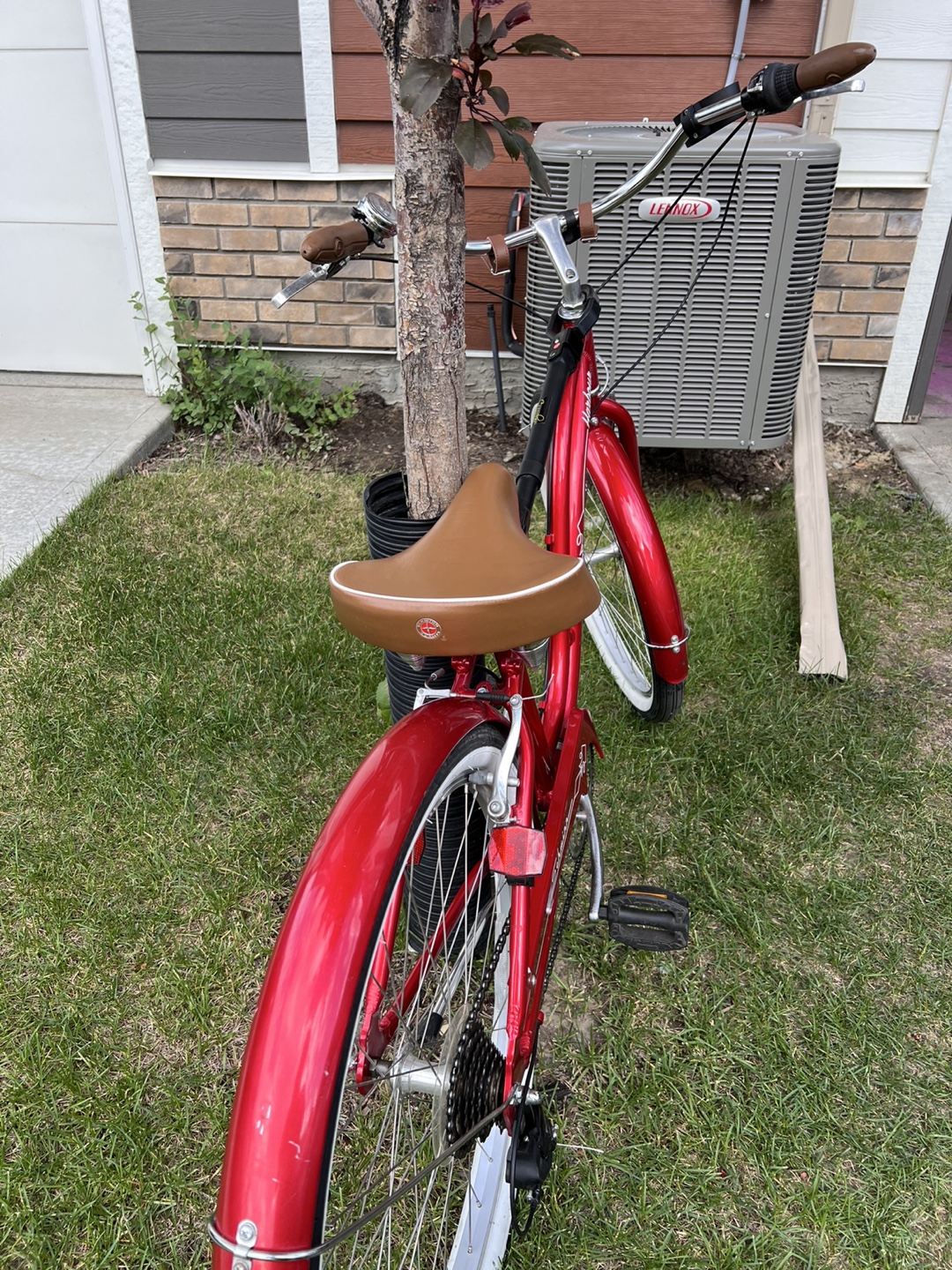 Schwinn Harbour Women's Cruiser Bike - Red